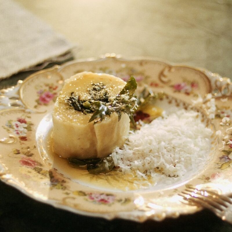 Potato and spinach roll