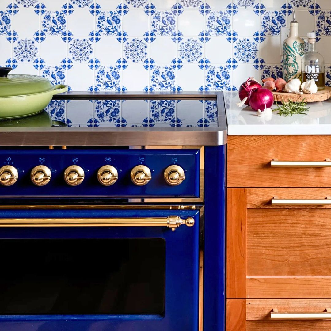 ILVE USA Media Center 42 ILVE Majestic 36 Induction Range Model UMIB36NR3MBG in Midnight Blue with Brass Trim