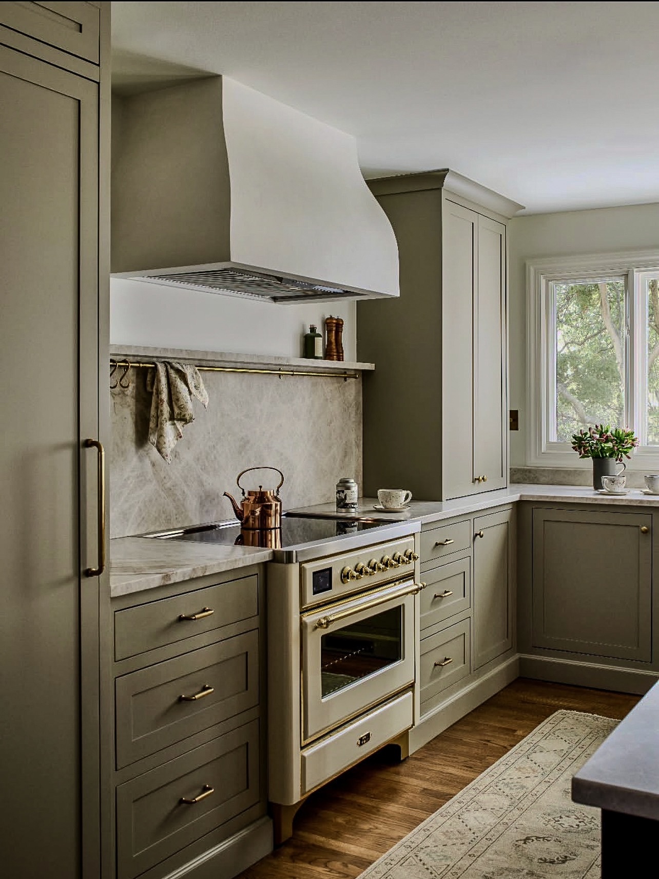 Timeless Kitchen Design with the ILVE Majestic 36” Induction Range in Antique White  