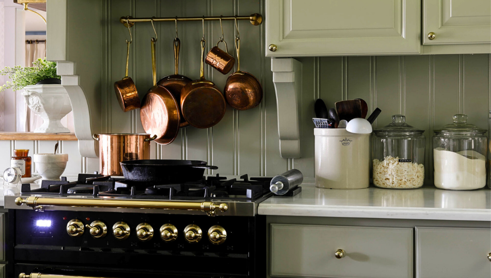 SHE HOLDS DEARLY BLOG Header