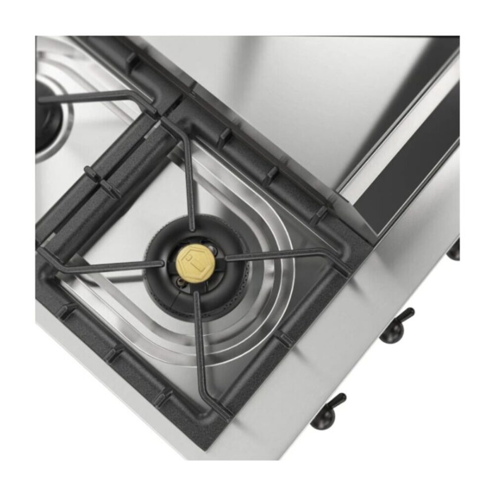 ILVE UHCP48FN close up on dual burner