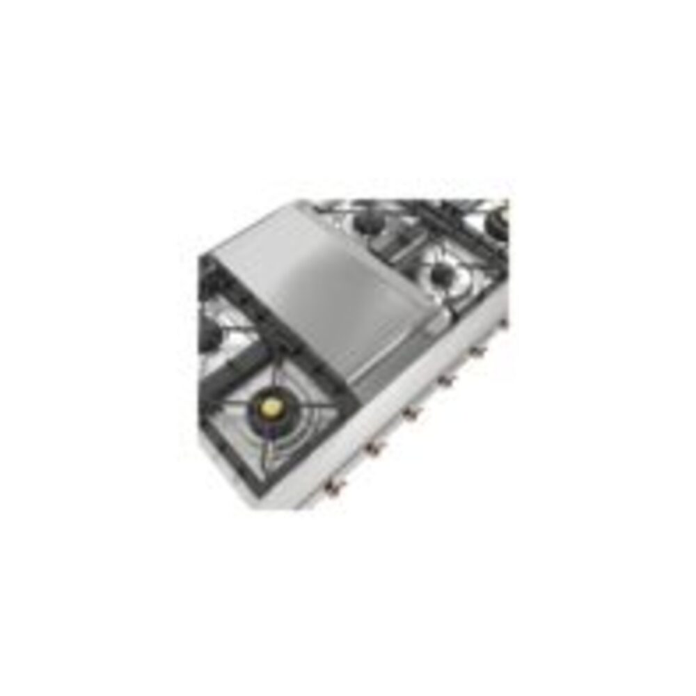ILVE UHCP48FN close up on griddle