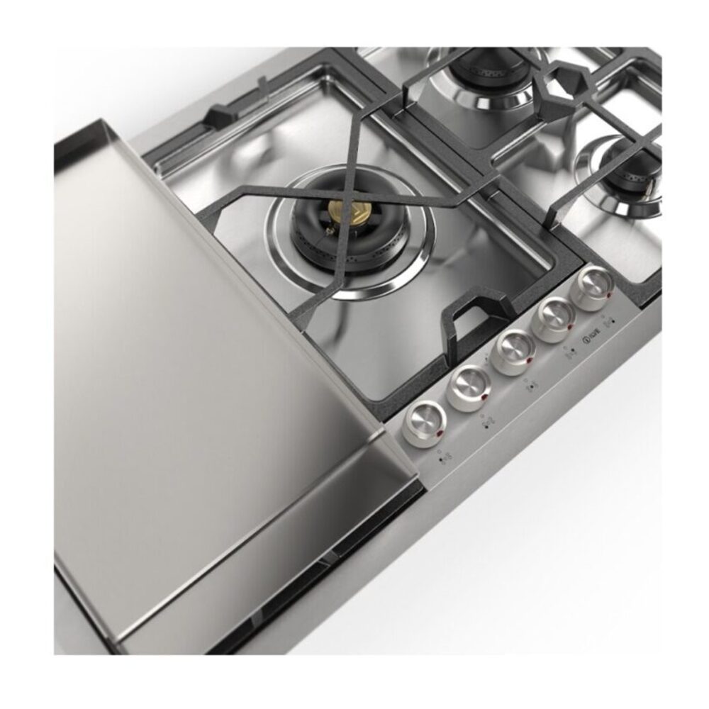 ILVE UHCPMT95FSSLP close up on griddle