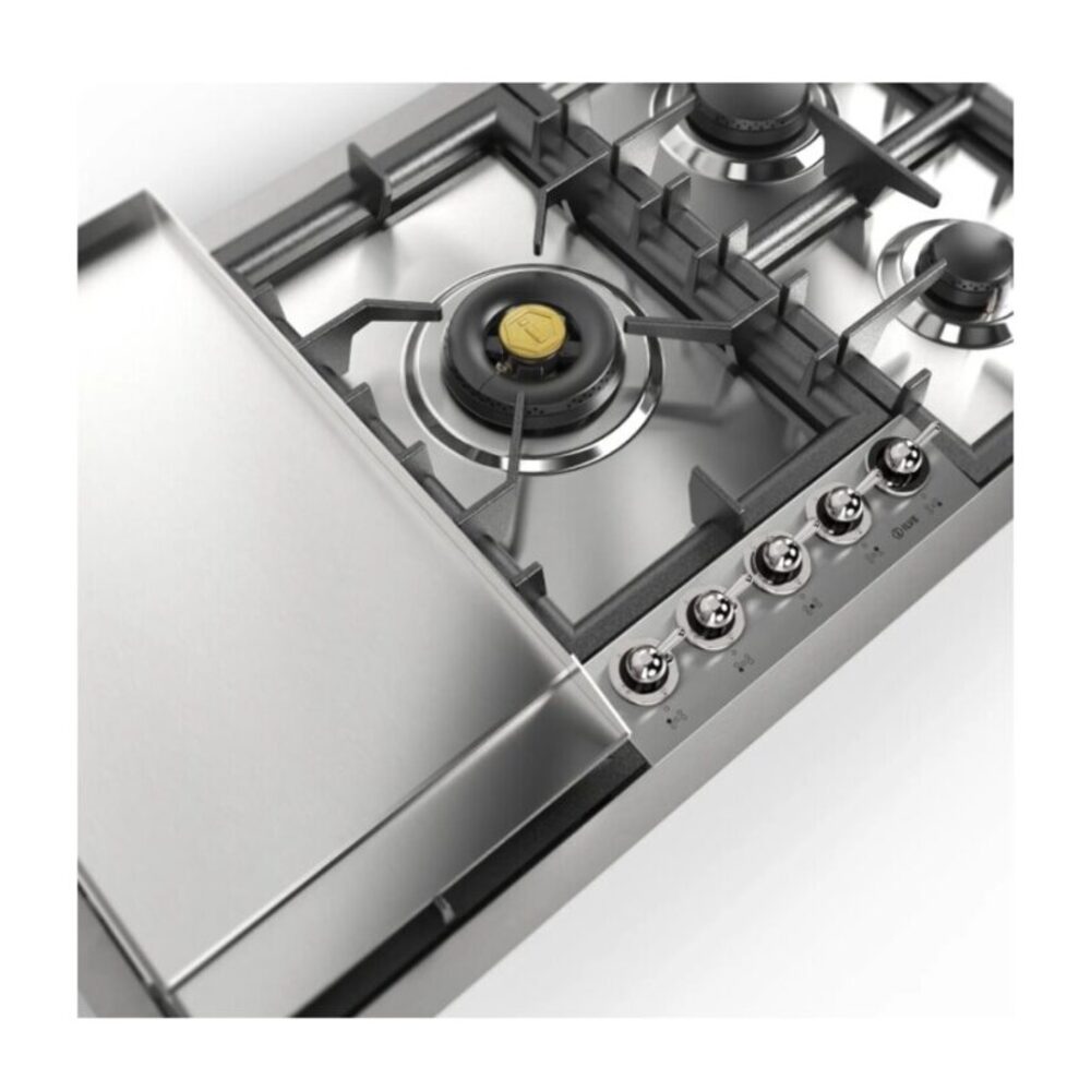 ILVE UHCPT95FNSSCLP close up on griddle
