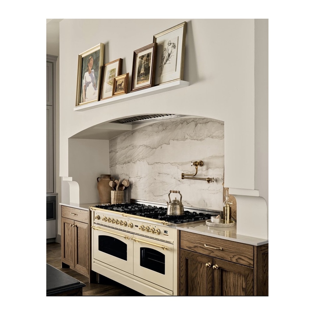 ILVE UP60FNMPAWGLP Nostalgie II 60 inch Dual Fuel Range (9 Sealed Burners + Griddle, Liquid Propane, Triple Glass Door, Antique White, Brass) 5 ILVE UP60F Nostalgie II 60 inch Dual Fuel Range