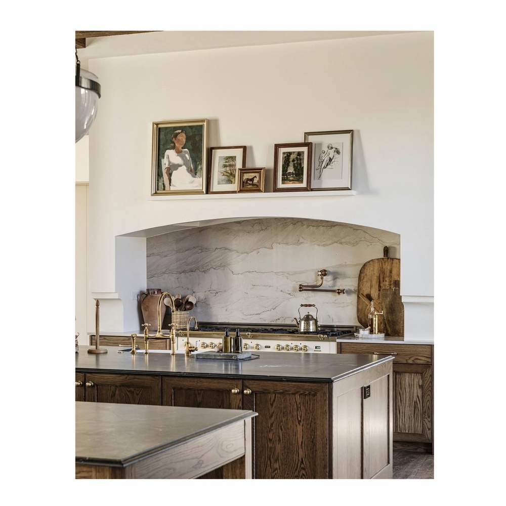 ILVE UP60FNMPAWG Nostalgie II 60 inch Dual Fuel Range (9 Sealed Burners + Griddle, Natural Gas, Triple Glass Door, Antique White, Brass) 6 ILVE UP60F Nostalgie II 60 inch Dual Fuel Range