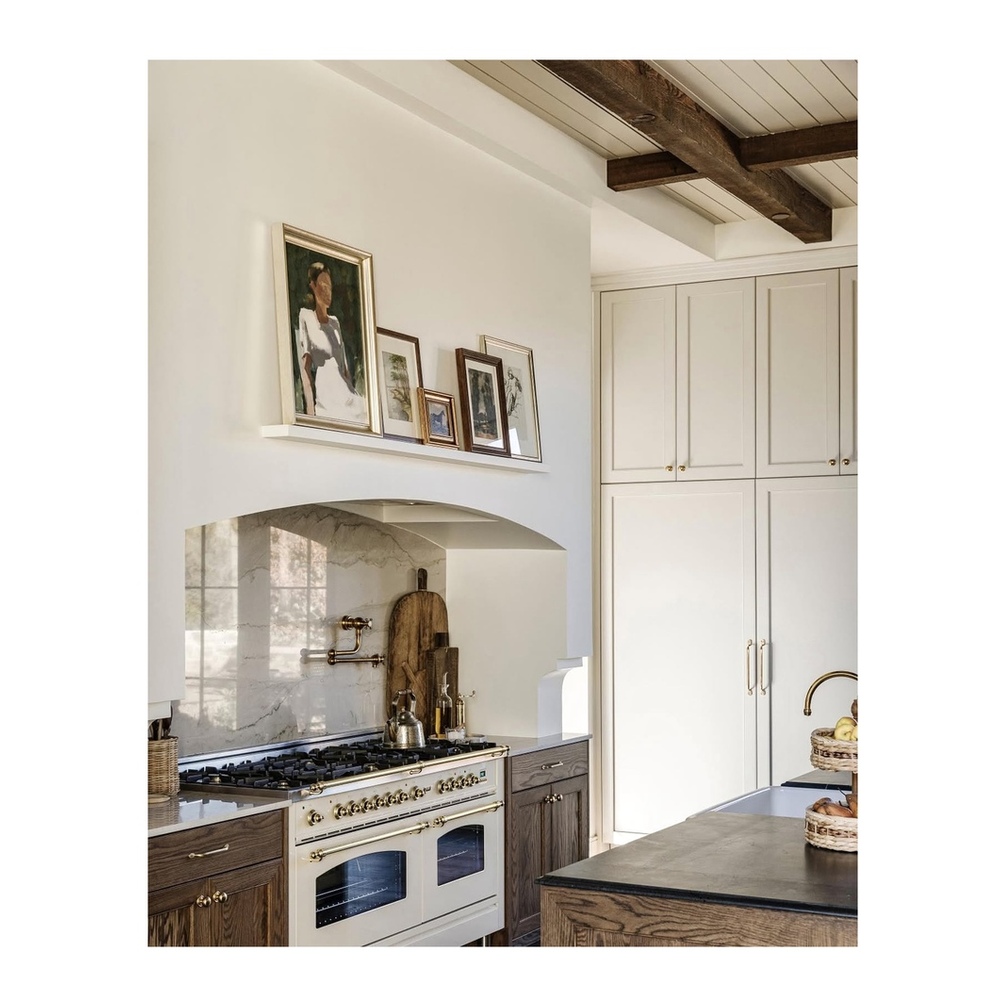 ILVE UP60FNMPAWG Nostalgie II 60 inch Dual Fuel Range with 5.8 cu. ft. Total Double Oven Capacity (9 Sealed Burners + Griddle, Natural Gas, Triple Glass Door, Antique White, Brass) 7 ILVE UP60F Nostalgie II 60 inch Dual Fuel Range