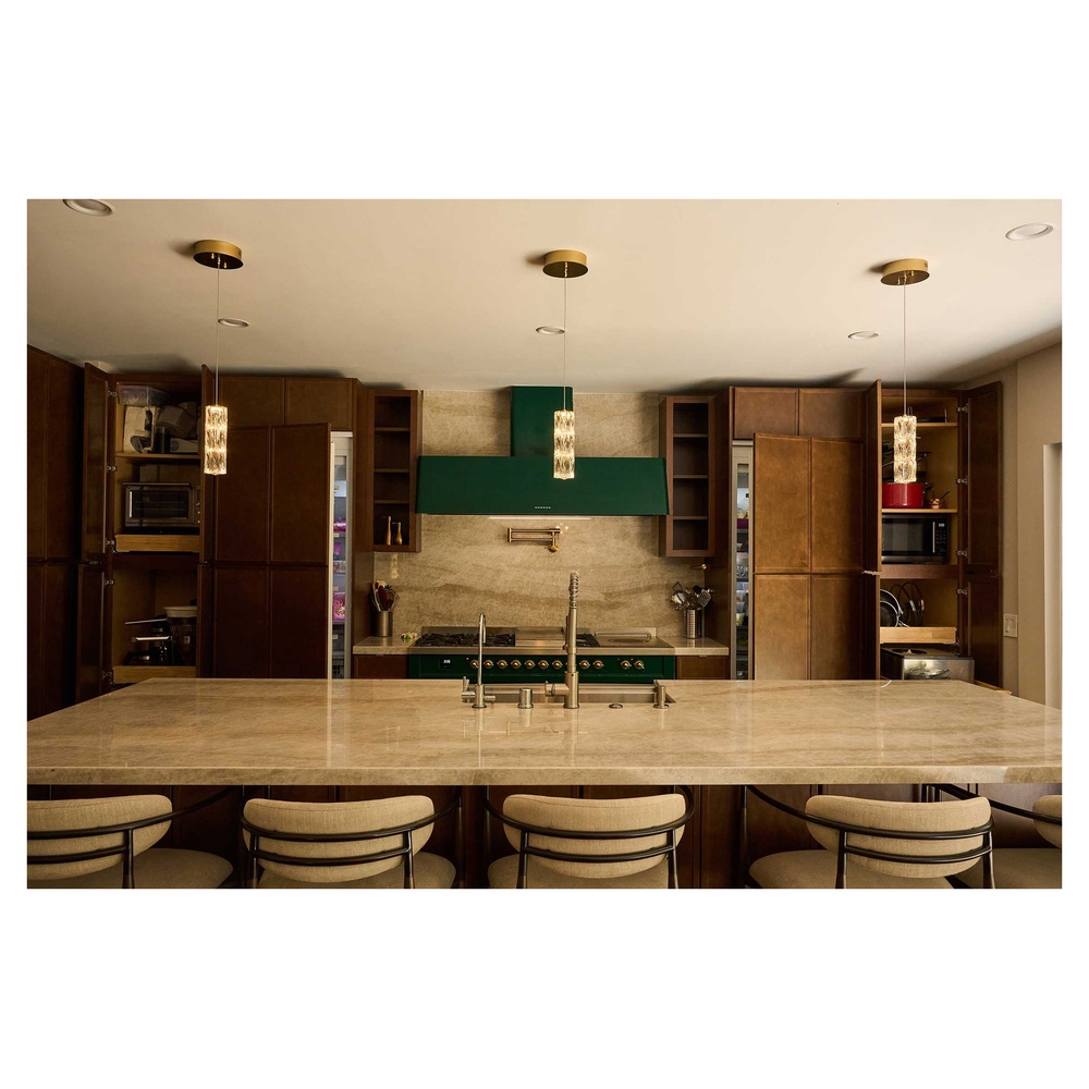 UP60FSNMPEGG lifestyle front kitchen view