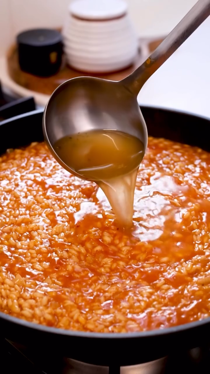 Whats on your menu for the weekend Our 120cm Nostalgie range cooker is the kind of appliance that transforms your kitchen into a comprehensive culinary studio.00 00 10 01.Still004