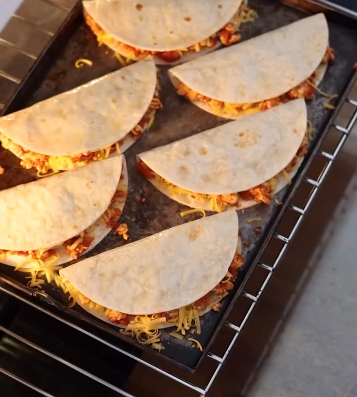 Whats on your menu for the weekend Our 120cm Nostalgie range cooker is the kind of appliance that transforms your kitchen into a comprehensive culinary studio.00 00 27 24.Still011